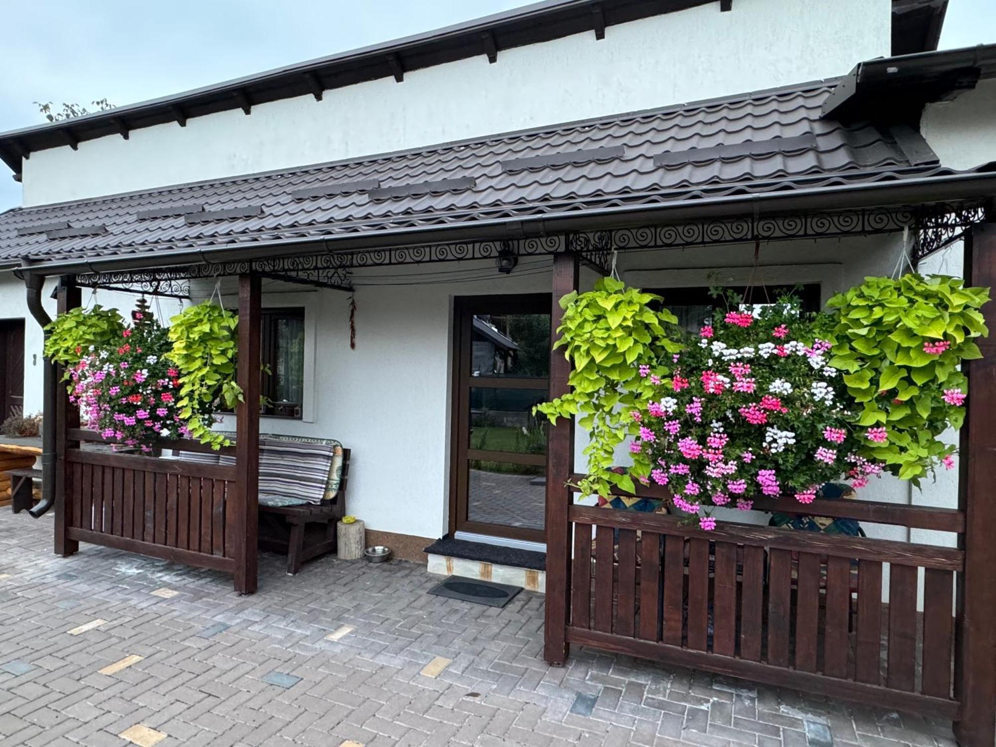 R&B Guest House Câmpulung Moldovenesc Exterior foto